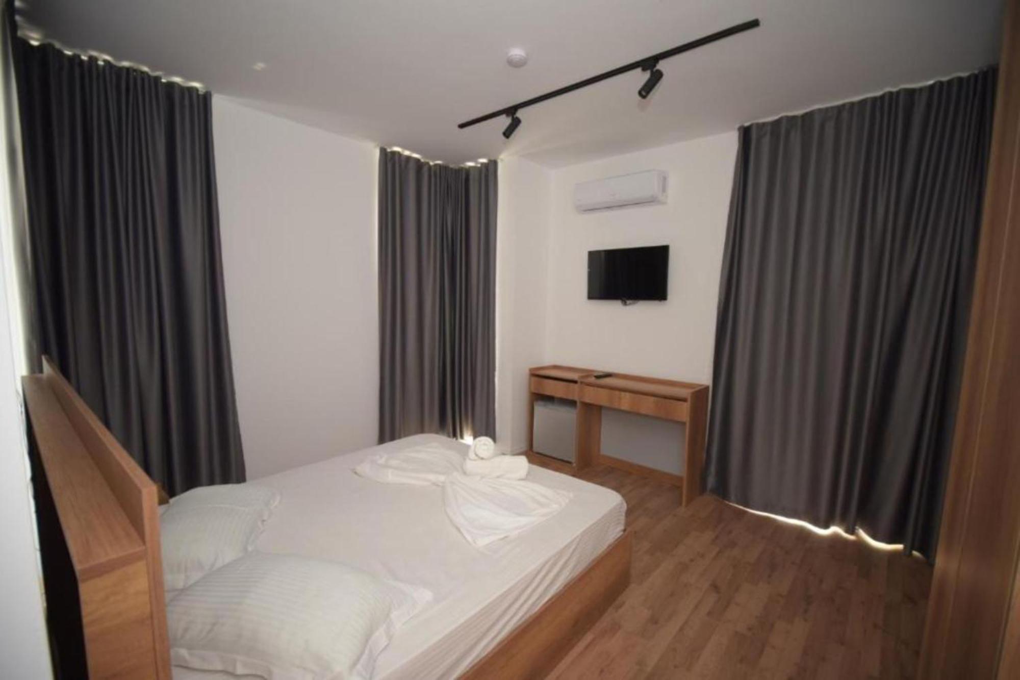 Hotel Besani Durres Exterior photo