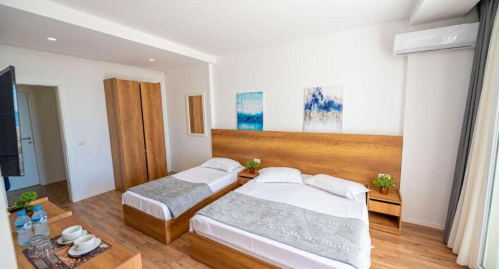 Hotel Besani Durres Exterior photo