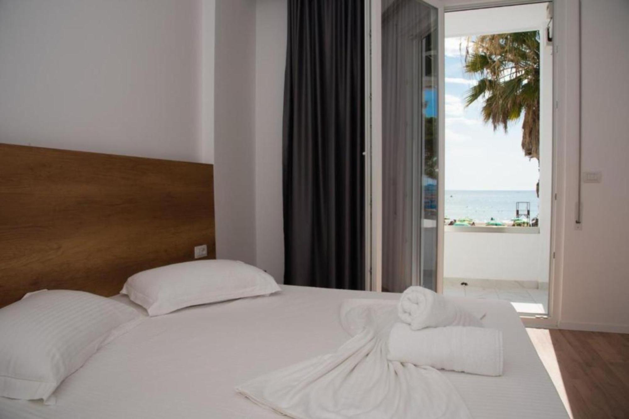 Hotel Besani Durres Exterior photo