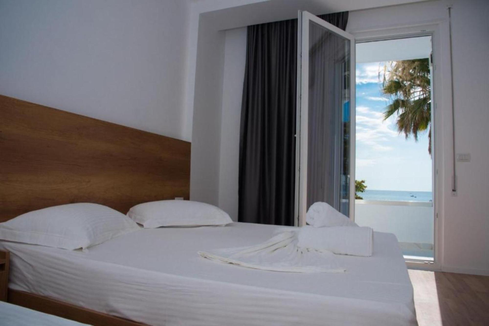 Hotel Besani Durres Exterior photo